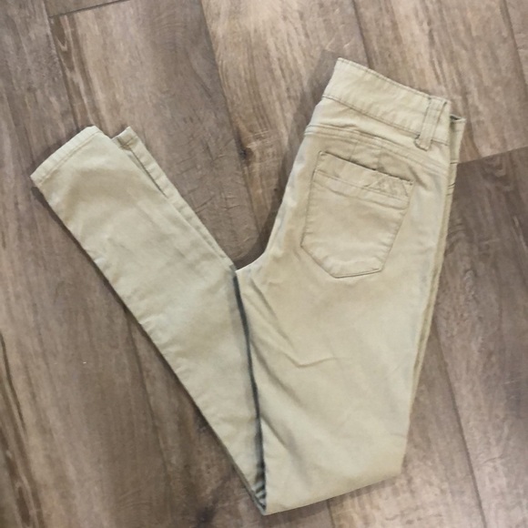 NWOT! - COVER GIRL Skinny Fit Jean Style Pants w/Stretch - Picture 7 of 10